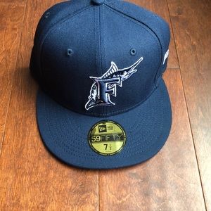 New era Florida Marlins fitted 7 1/2 baseball hat. navyNWT